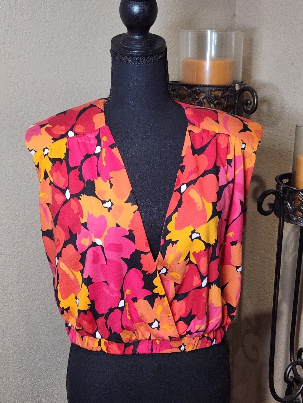 Calliope Retro Floral  V-Neck Sleeveless Wrap Camisole in Pink & Orange Size M